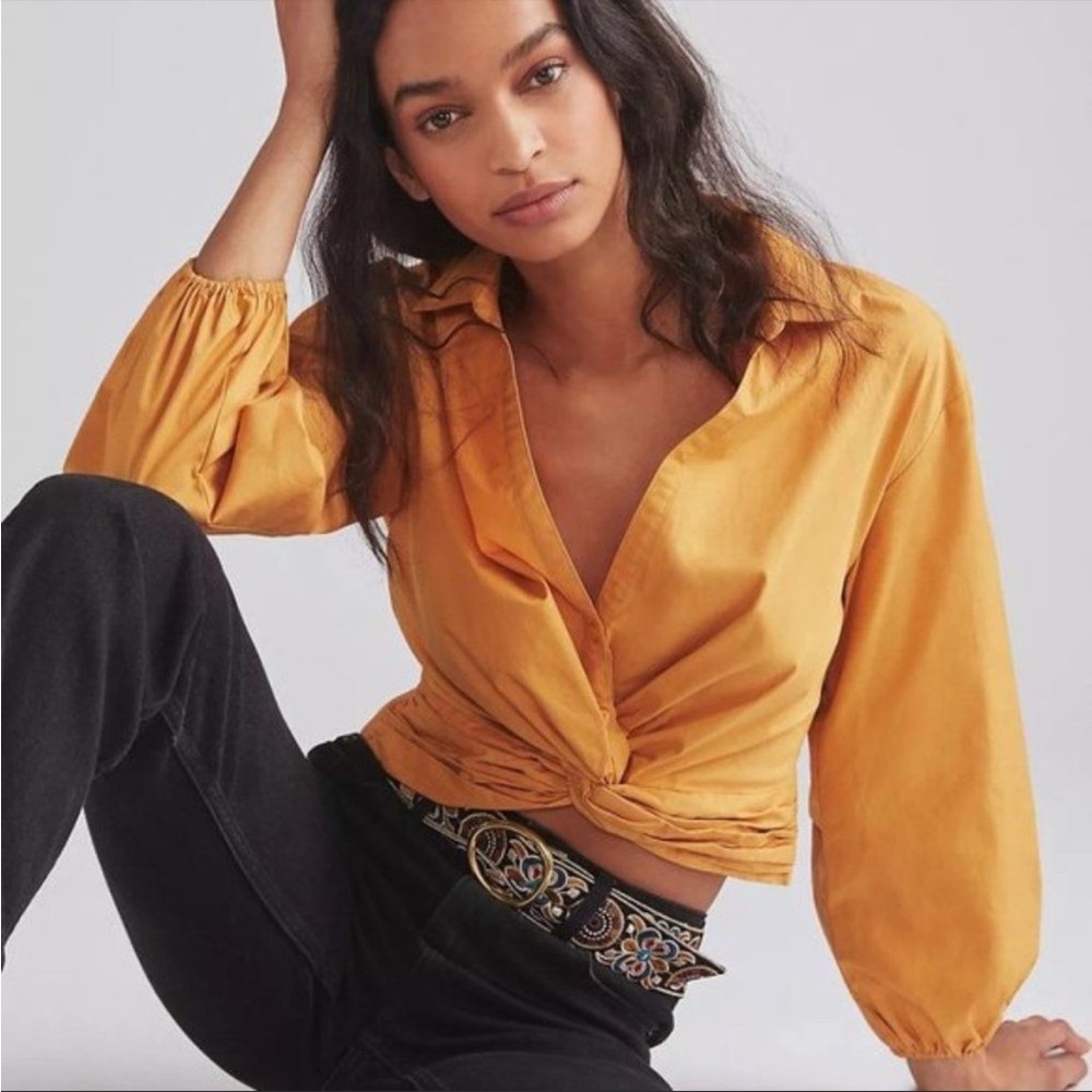 Anthropologie’s Sunday in Brooklyn Twist Front V-neck blouse